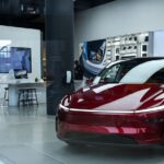 15 जुलाई को मुंबई में Tesla का पहला ‘एक्सपीरियंस सेंटर’, Model Y RWD और लॉन्ग‑रेंज AWD की भारतीय एंट्री तय
