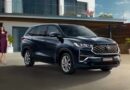 Toyota Innova Hycross Facelift टेस्टिंग के दौरान फिर आई नजर नई फ्रंट डिजाइन और प्रीमियम फीचर्स से मचा सकती है धमाल